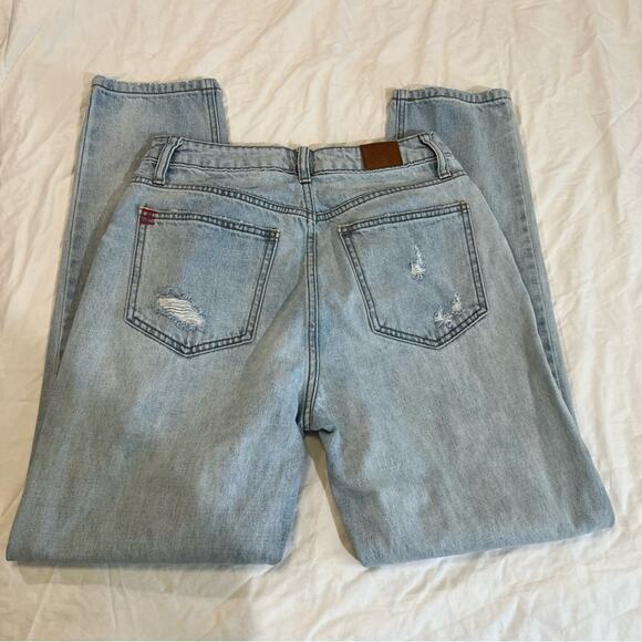 UO x BDG High-Waisted Mom Jean – Ripped Light Wash sz 27 - Picture 14 of 16